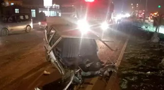 Tırla çarpışan Tofaş ikiye bölündü