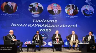 'Turizmde İnsan Kaynakları Zirvesi' Antalya'da düzenlendi