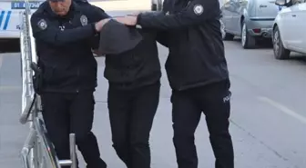 Adana'da otobüs şoförü motosiklet sürücüsü kadını darbettiği iddiasıyla gözaltına alındı