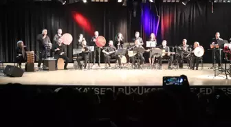 Adliye çalışanlarının kurduğu ritim topluluğu konser verdi; Başsavcı türkü söyledi