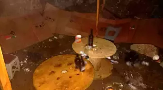 Alkoliklerin mesken tuttuğu baraka alev alev yandı