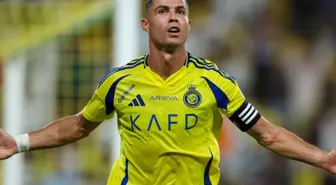 Cristiano Ronaldo'nun iç çamaşırıyla verdiği poz olay oldu