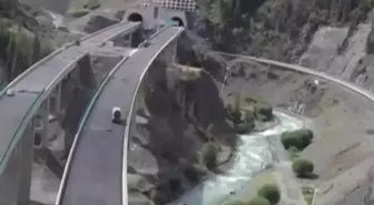 Dünyanın En Uzun Otoyol Tüneli Yıl Sonunda Çin'in Xinjiang Bölgesinde Açılacak