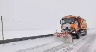 Ekipler, geçitleri ulaşıma açık tutmak için çalışıyor