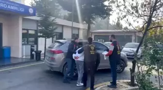 Fatih'te sürücü bekçiye çarpıp kaçtı