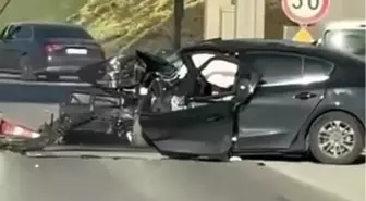 Gişelere çarpan otomobil kullanılamaz hale geldi, 2 kişi ağır yaralandı