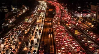 İstanbul Cevizlibağ'da trafik yoğunluğu havadan görüntülendi