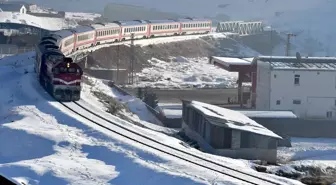 Kars, Ardahan ve Erzurum'da sulak alanları buz kapladı