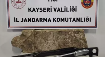Kayseri'de Roma dönemine ait mezar steli ele geçirildi