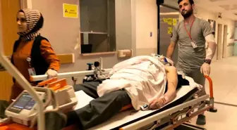 Merdiven boşluğuna düşen yaşlı adam ağır yaralandı