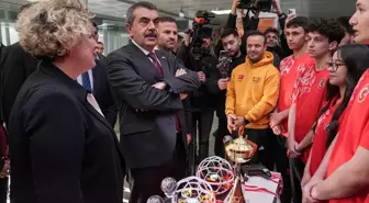 Milli Eğitim Bakanı Tekin, Arnavutköy'de okul ziyaretinde konuştu Açıklaması