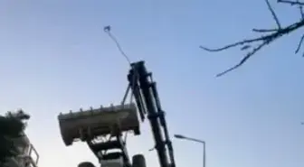 Mudanya'da kepçenin vinçten düştüğü anlar kameraya yansıdı