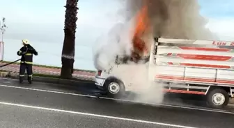 Ordu'da seyir halindeki kamyonet yandı