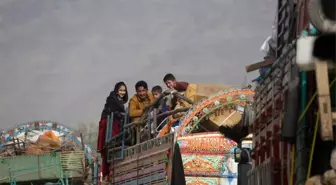 Pakistan Hapishanelerinden Salıverilen 167 Afganistan Vatandaşı Ülkelerine Geri Döndü