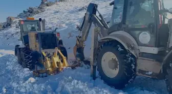 Patnos'ta kara sağlanan iş makinesi kurtarıldı