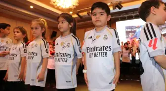 Sahne minik Arda Güler'lerle doldu: Güler ailesi göz yaşlarını tutamadı