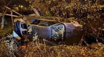 Sakarya'da hafif ticari araç ile otomobilin çarpıştığı kazada 4 kişi yaralandı