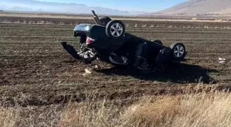 Şarampole devrilen otomobilde 2 kişi yaralandı