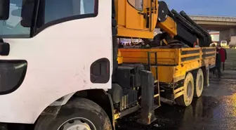 Şırnak'ta vinç, kavşaktaki 6 araca çarptı; 7 yaralı