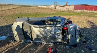 Uşak'ta devrilen otomobilde aynı aileden 5 kişi yaralandı