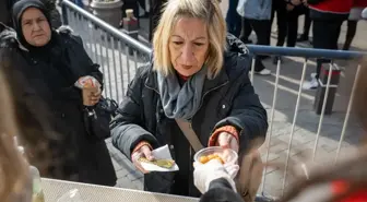 Vefat eden Şehzadeler Belediye Başkanı Durbay için Ankara'da lokma dağıtıldı