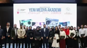 Arnavutköy Belediyesi Yeni Medya Akademi ilk mezunlarını verdi