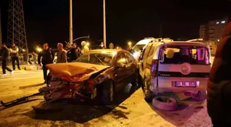 Baba yadigarı otomobil hurdaya döndü: 2 yaralı