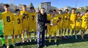 Bayburt Özel İdare Spor U16'da şampiyon oldu
