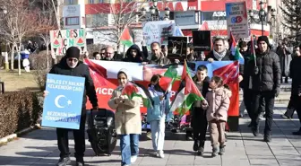 Erzurum'da sağlıkçılar Gazze için yürüyüşlerini 110. haftada sürdürdü