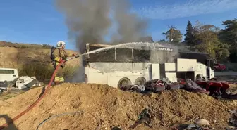 Hatay'da tamirhanedeki otobüste çıkan yangın söndürüldü