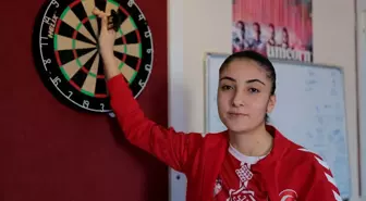 Hayali okçu olmaktı 15 yaşında dartta dünya şampiyonluğuna ulaştı