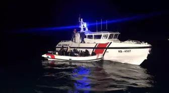 İzmir'de 24 saatte 99 göçmen, 3 kaçakçı yakalandı