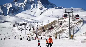 Kayak keyfi başlayan Erciyes'te, sezonun resmi açılışı yapıldı