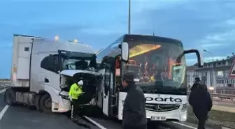 Kütahya'da Zincirleme Kaza: 3 Yaralı