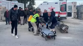 Samandağ'da motosikletin yayaya çarptığı kazada 2 kişi yaralandı