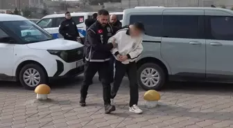 19 yaşındaki genci dövüp parasını çaldılar, yetmedi çıplak görüntüleri için 100 bin TL istediler