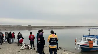 Adıyaman'da şişme botun alabora olması sonucu baraja düşen kişi aranıyor