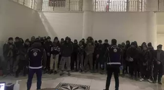 Amasya'da çinko yüklü tırdan 37 kaçak göçmen çıktı