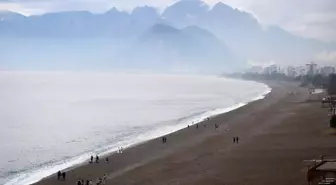 Antalya'da beklenen yağmur etkili oldu
