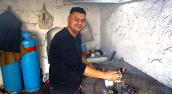 Baba-oğul kalaycılık mesleğini yaşatmaya çalışıyor