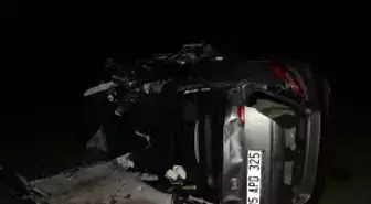 Çanakkale'de iki otomobilin çarpıştığı kazada 5 kişi öldü, 1 kişi yaralandı