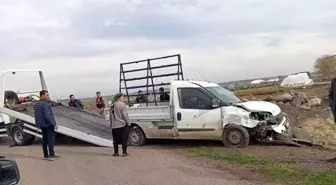 Diyarbakır'da pikap şarampole uçtu: 1 yaralı