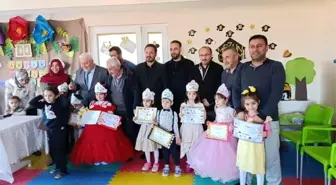 Efeler'de Kur'an'a geçen minik öğrenciye anlamlı kutlama