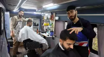 İlk kez görenleri şaşırtan mobil berber, bir 'Alo' ile müşterilerinin ayağına giderek VİP hizmet veriyor