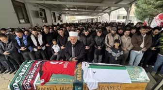 Kocaeli'de silahlı kavgada ölen futbolcu Uğurcan Bekçi defnedildi