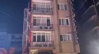 Manisa'da 5 Katlı Otelde Yangın Çıktı