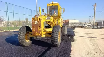 Nusaybin İlçe Stadyumu'nun çevresindeki yola asfalt serildi