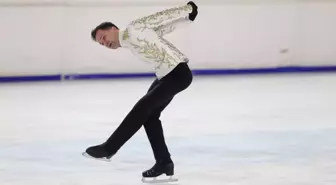 Şampiyon buz patenci spora başladığı pistte jübilesini yaptı