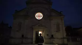 Suriye'nin İdlib ilinde 14 yıl sonra Noel ışıklandırması yapıldı