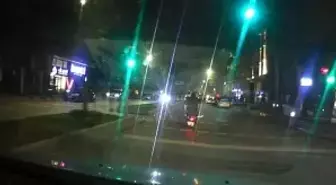 Tehlikeli motosiklet yolculuğu kamerada